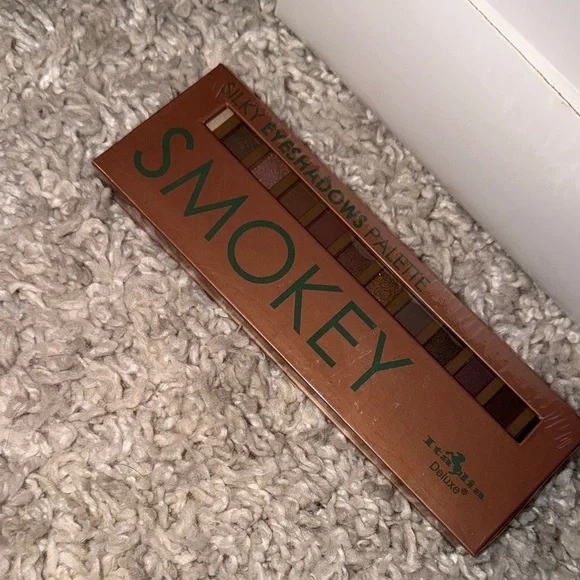Italia Deluxe Smokey Eyeshadow Palette - Brown and Gold NEW - Picture 4 of 5
